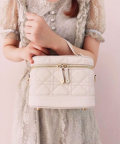 Ober Tashe（オーバータッシェ）の「キルティングバニティ3WAYショルダー（ショルダーバッグ・レディース・ピンク系/ベージュ/アイボリー/ブラック・FREE）」の8枚目の写真