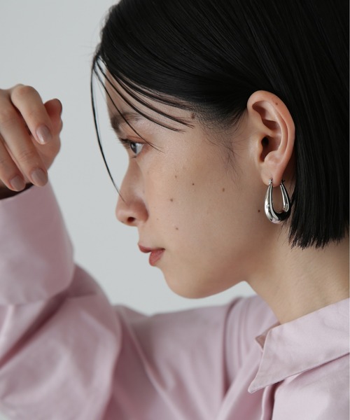 N.（N. Natural Beauty Basic）（エヌエヌナチュラルビューティーベーシック）の「◆ボリュームドロップピアス（ピアス（両耳用）・レディース・ゴールド/シルバー・ﾌﾘ-）」の2枚目の写真