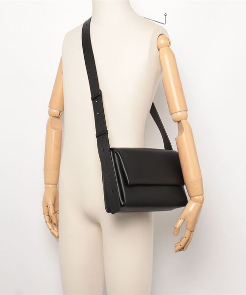 JIL SANDER（ジルサンダー）の「JIL SANDER FOLDED MESSANGER SM（メッセンジャーバッグ・メンズ・ブラック・FREE）」の5枚目の写真