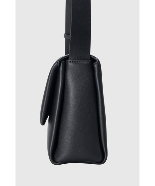 JIL SANDER（ジルサンダー）の「JIL SANDER FOLDED MESSANGER SM（メッセンジャーバッグ・メンズ・ブラック・FREE）」の8枚目の写真