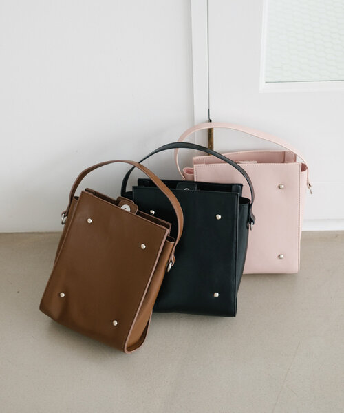Kastane（カスタネ）の「スタッズレザーバッグ（ショルダーバッグ・レディース・ブラック/ブラウン/ピンク・FREE）」の4枚目の写真