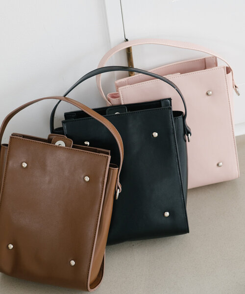 Kastane（カスタネ）の「スタッズレザーバッグ（ショルダーバッグ・レディース・ブラック/ブラウン/ピンク・FREE）」の5枚目の写真