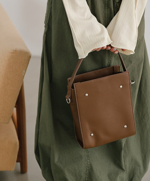 Kastane（カスタネ）の「スタッズレザーバッグ（ショルダーバッグ・レディース・ブラック/ブラウン/ピンク・FREE）」の6枚目の写真