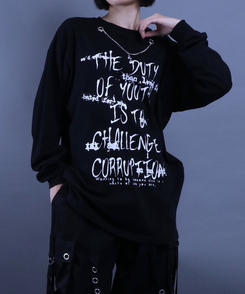 ANPAS（アンパス）の「Hard Graphic T-Shirt with Necklace/ハードグラフィック ネックレス付き 長袖Tシャツ ロンT ストリート 蝶柄 バタフライ柄 ストリート 韓国（Tシャツ/カットソー・メンズ・ホワイト系その他/ブラック系その他/ホワイト系その他2/ブラック系その他2・M/L）」の3枚目の写真