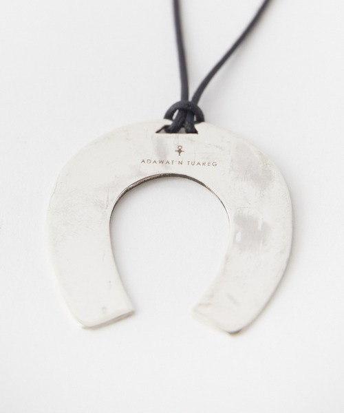 Adawat'n Tuareg(アダワットトゥアレグ)の「Adawat'n Tuareg/アダワット トゥアレグ Tisila Sansalt ティシア スンスルト / 馬蹄 首飾り 大(ネックレス・メンズ・シルバー・FREE)」の6枚目の写真