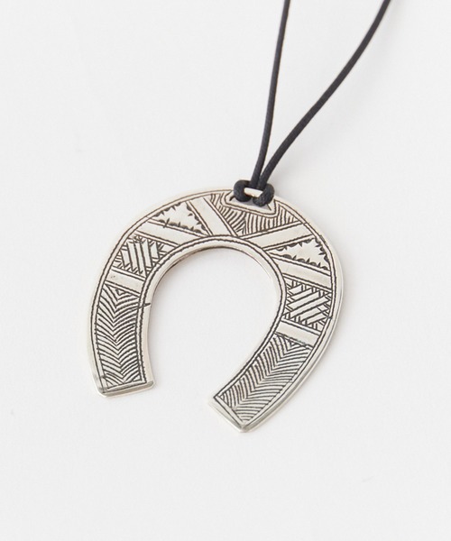 Adawat'n Tuareg(アダワットトゥアレグ)の「Adawat'n Tuareg/アダワット トゥアレグ Tisila Sansalt ティシア スンスルト / 馬蹄 首飾り 大(ネックレス・メンズ・シルバー・FREE)」の8枚目の写真
