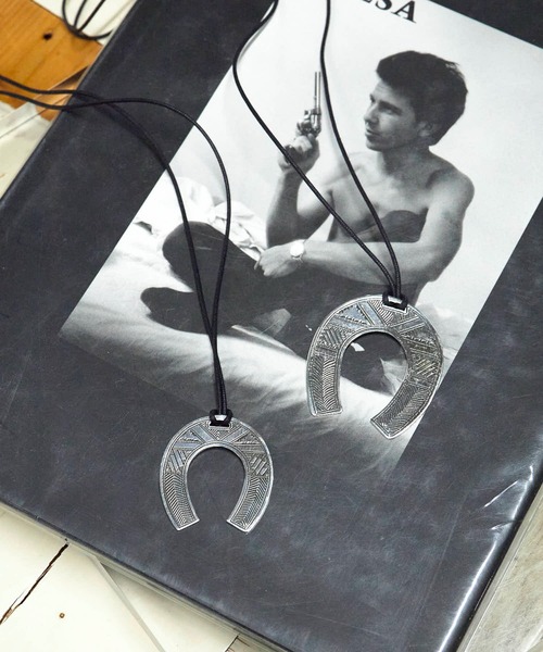 Adawat'n Tuareg(アダワットトゥアレグ)の「Adawat'n Tuareg/アダワット トゥアレグ Tisila Sansalt ティシア スンスルト / 馬蹄 首飾り 大(ネックレス・メンズ・シルバー・FREE)」の10枚目の写真