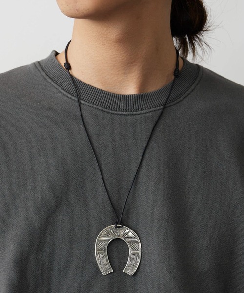 Adawat'n Tuareg(アダワットトゥアレグ)の「Adawat'n Tuareg/アダワット トゥアレグ Tisila Sansalt ティシア スンスルト / 馬蹄 首飾り 大(ネックレス・メンズ・シルバー・FREE)」の12枚目の写真