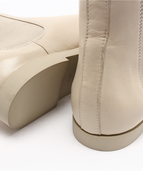 OUTLET（アウトレット）の「【Whim Gazette】UNUTZER サイドゴアブーツ（ブーツ・レディース・ホワイト・37/36.5/37.5）」の2枚目の写真