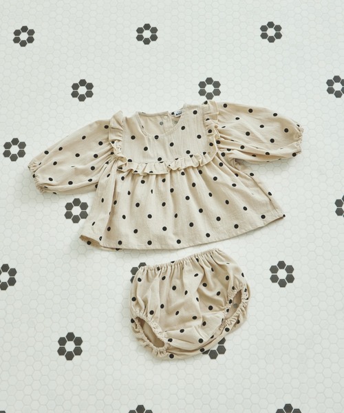 pairmanon(ペアマノン)の「【ベビー】スクエアフリル セットアップ(その他ベビーウェア・キッズ・ブルー/ベージュ/ベージュ系その他・70/80)」の1枚目の写真