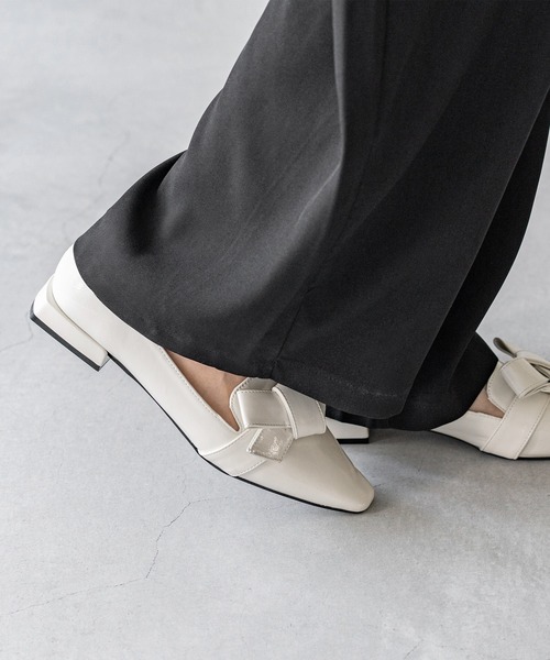 menue（メヌエ）の「リボンモチーフ オペラシューズ（ローファー・レディース・ブラック/シルバー/アイボリー/ブラック系・22.5cm/26.0cm/21.5cm/22.0cm/23.5cm/24.5cm/25.5cm/23.0cm/24.0cm/25.0cm）」の9枚目の写真