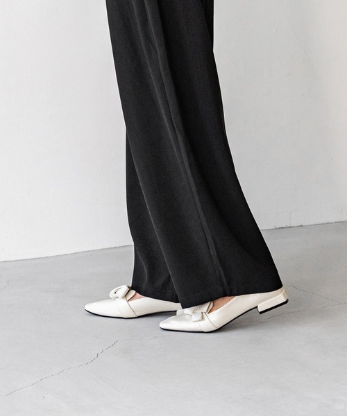 menue（メヌエ）の「リボンモチーフ オペラシューズ（ローファー・レディース・ブラック/シルバー/アイボリー/ブラック系・22.5cm/26.0cm/21.5cm/22.0cm/23.5cm/24.5cm/25.5cm/23.0cm/24.0cm/25.0cm）」の10枚目の写真