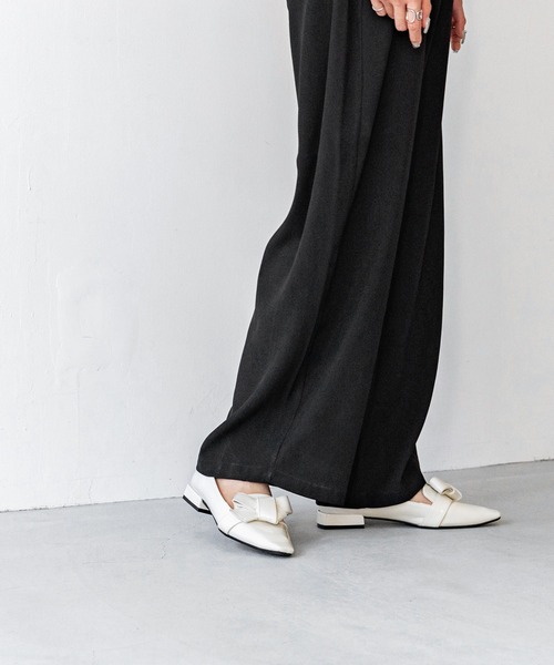 menue（メヌエ）の「リボンモチーフ オペラシューズ（ローファー・レディース・ブラック/シルバー/アイボリー/ブラック系・22.5cm/26.0cm/21.5cm/22.0cm/23.5cm/24.5cm/25.5cm/23.0cm/24.0cm/25.0cm）」の11枚目の写真