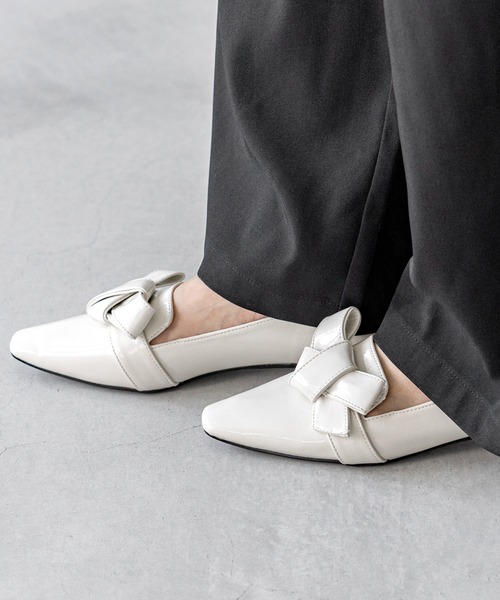 menue（メヌエ）の「リボンモチーフ オペラシューズ（ローファー・レディース・ブラック/シルバー/アイボリー/ブラック系・22.5cm/26.0cm/21.5cm/22.0cm/23.5cm/24.5cm/25.5cm/23.0cm/24.0cm/25.0cm）」の7枚目の写真