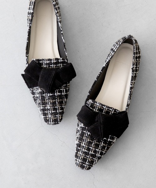 menue（メヌエ）の「リボンモチーフ オペラシューズ（ローファー・レディース・ブラック/シルバー/アイボリー/ブラック系・22.5cm/26.0cm/21.5cm/22.0cm/23.5cm/24.5cm/25.5cm/23.0cm/24.0cm/25.0cm）」の21枚目の写真