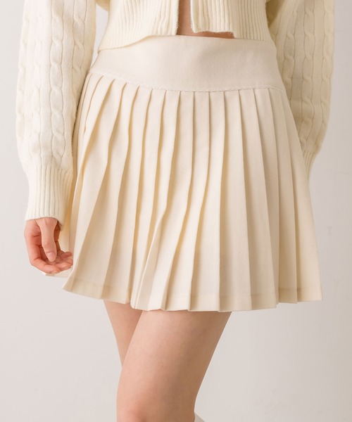 OLIVE des OLIVE（オリーブデオリーブ）の「ヨークレースミニプリーツスカート（スカート・レディース・ベージュ/チャコールグレー/オフホワイト・FREE）」の2枚目の写真