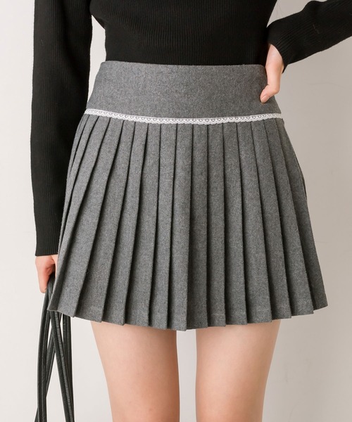 OLIVE des OLIVE（オリーブデオリーブ）の「ヨークレースミニプリーツスカート（スカート・レディース・ベージュ/チャコールグレー/オフホワイト・FREE）」の3枚目の写真