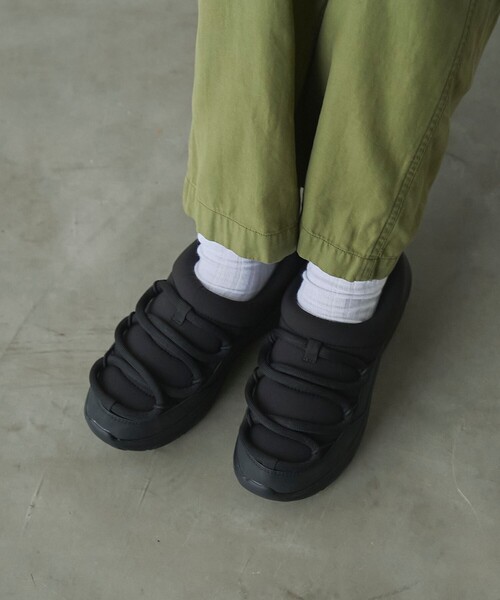 coen（コーエン）の「【C.Mt】撥水キルトモックシューズ（WEB限定サイズ）（スニーカー・レディース・ブラック/オフホワイト・S/M/L）」の4枚目の写真