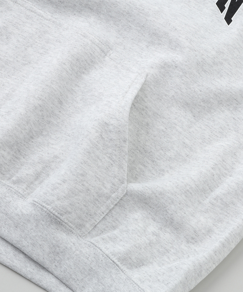 TIGHTBOOTH PRODUCTION（タイトブースプロダクション）の「TIGHTBOOTH / タイトブース COLLEGE HOODED SWEAT（パーカー・メンズ・ブラック/グレー・LARGE/MEDIUM）」の7枚目の写真