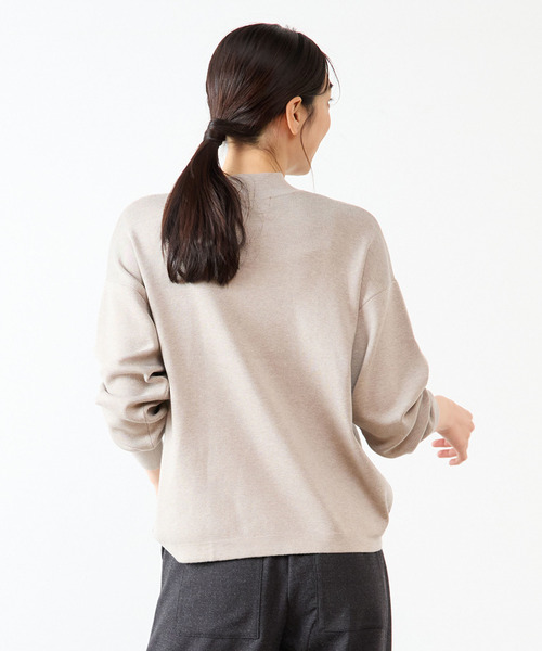 LOGEMENT DE CLAIRE(ロジュモンドクレール)の「モックネックプルオーバー(ニット/セーター・レディース・ベージュ/イエロー/ブルー/ブラック・FREE)」の6枚目の写真