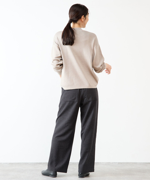 LOGEMENT DE CLAIRE(ロジュモンドクレール)の「モックネックプルオーバー(ニット/セーター・レディース・ベージュ/イエロー/ブルー/ブラック・FREE)」の10枚目の写真