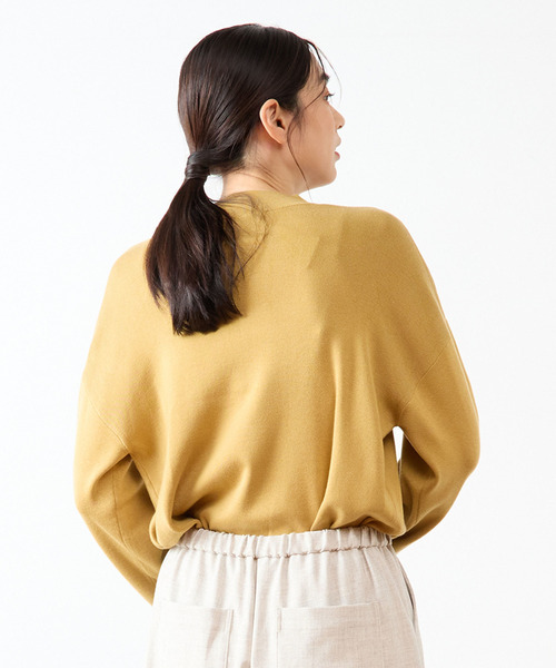 LOGEMENT DE CLAIRE(ロジュモンドクレール)の「モックネックプルオーバー(ニット/セーター・レディース・ベージュ/イエロー/ブルー/ブラック・FREE)」の17枚目の写真