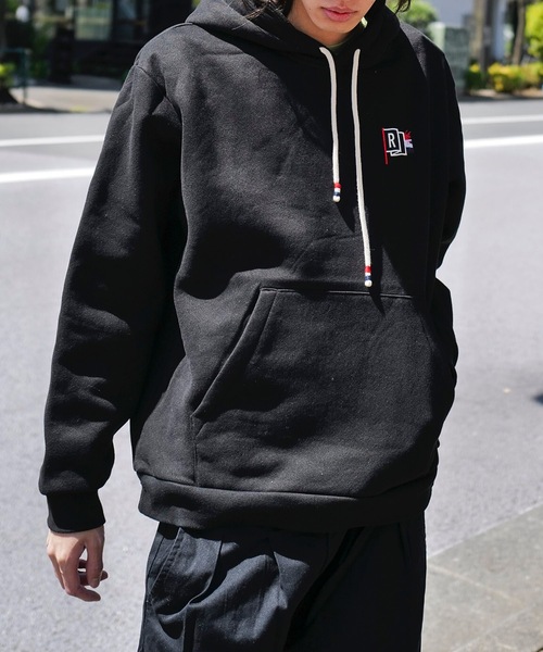 roial(ロイアル)の「HOODIE/ROIAL(ロイアル)ワンポイントロゴ刺繍無地パーカー(パーカー・メンズ・ネイビー/ブラック・X-LARGE/LARGE/MEDIUM)」の1枚目の写真