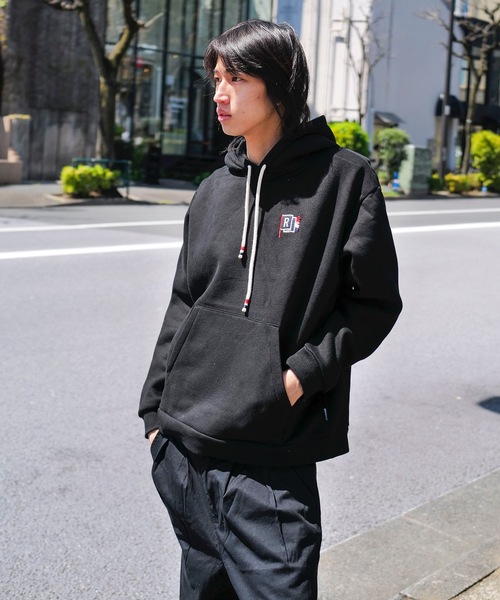 roial(ロイアル)の「HOODIE/ROIAL(ロイアル)ワンポイントロゴ刺繍無地パーカー(パーカー・メンズ・ネイビー/ブラック・X-LARGE/LARGE/MEDIUM)」の6枚目の写真