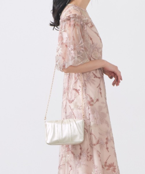 Cupid Heart(キューピッドハート)の「【Cupid Heart】結婚式用!タックデザイン・マグネット式パーティーバッグ(ショルダーバッグ・レディース・ブラック/シルバー/ベージュ・MEDIUM)」の19枚目の写真