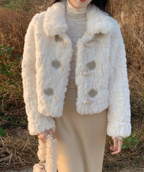 セール】Nia/【冬のデートコーデ】【もこもこな肌触り】ショート丈