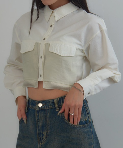 MAGASIN DE MODE Onjna(マガジンデモードオンジェナ )の「【MAGASIN DE MODE Onjna】Organdy metal pocket short shirts / オーガンジーメタルポケットショートシャツ trc(シャツ/ブラウス・レディース・ブラック/グレイッシュベージュ/オフホワイト・FREE)」の7枚目の写真