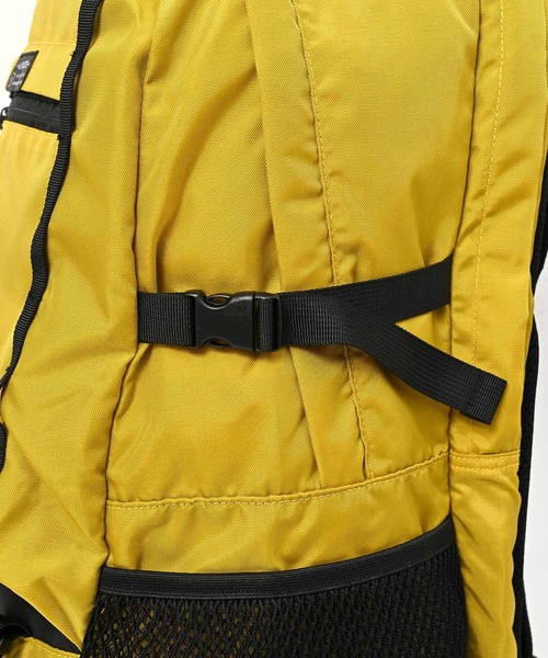 KiU(キウ)の「キウ 大容量LCバックパック(37L)(バックパック/リュック・メンズ・ブラック/イエロー/ブラウン・FREE)」の10枚目の写真