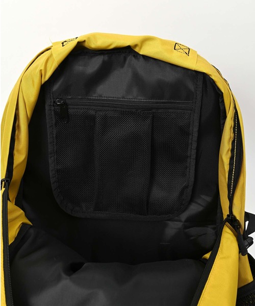 KiU(キウ)の「キウ 大容量LCバックパック(37L)(バックパック/リュック・メンズ・ブラック/イエロー/ブラウン・FREE)」の9枚目の写真