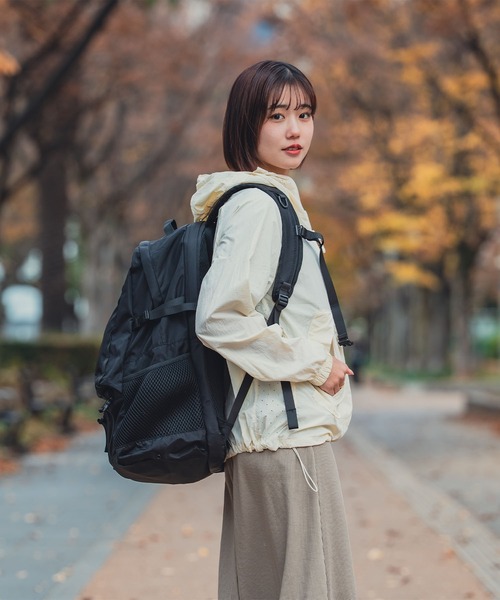 KiU(キウ)の「キウ 大容量LCバックパック(37L)(バックパック/リュック・メンズ・ブラック/イエロー/ブラウン・FREE)」の19枚目の写真