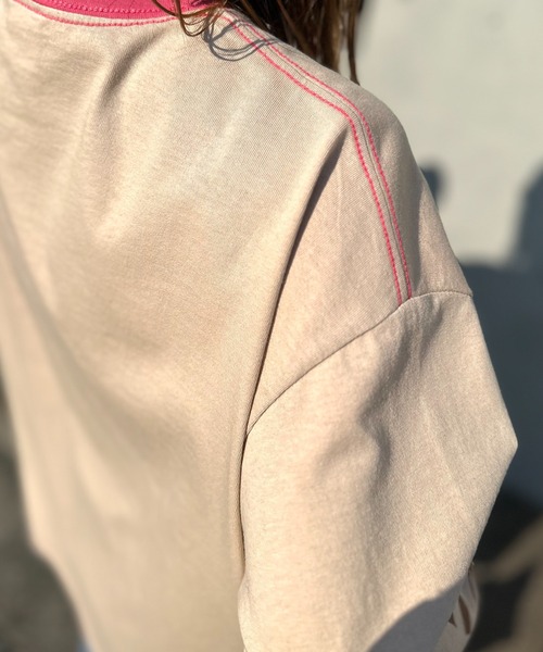 mi via loca（ミヴィアロカ）の「Vintageライク CATネーム 袖ロゴ リンガーロンT（Tシャツ/カットソー・レディース・ベージュ/オフホワイト/ホワイト系その他・FREE）」の6枚目の写真