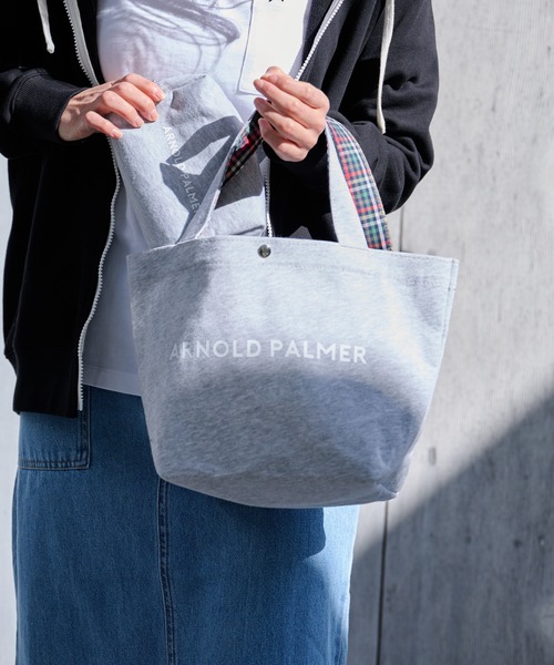 Arnold Palmer(アーノルドパーマー)の「スウェット シェア ボックスポーチ(ポーチ・レディース・グレー/ブラック/ライトグリーン・F)」の1枚目の写真