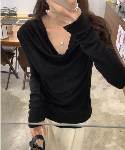Dream garden(ドリームガーデン)の「ドレープネック&オフショルダー 2wayカシュクールTシャツ(Tシャツ/カットソー・レディース・ブラック/ブラウン/ベージュ/ホワイト/ワインレッド・FREE)」の11枚目の写真