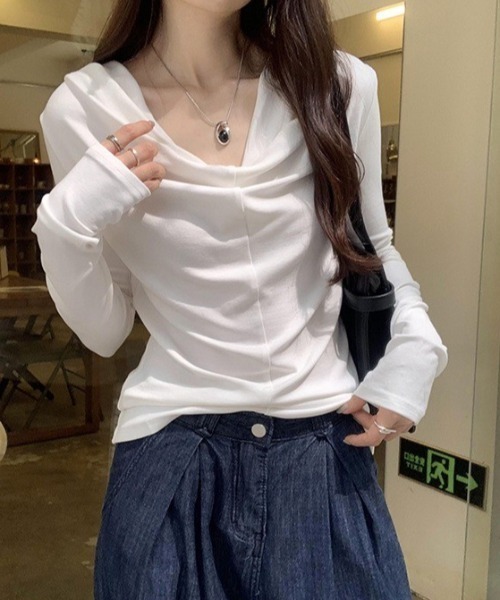 Dream garden(ドリームガーデン)の「ドレープネック&オフショルダー 2wayカシュクールTシャツ(Tシャツ/カットソー・レディース・ブラック/ブラウン/ベージュ/ホワイト/ワインレッド・FREE)」の7枚目の写真