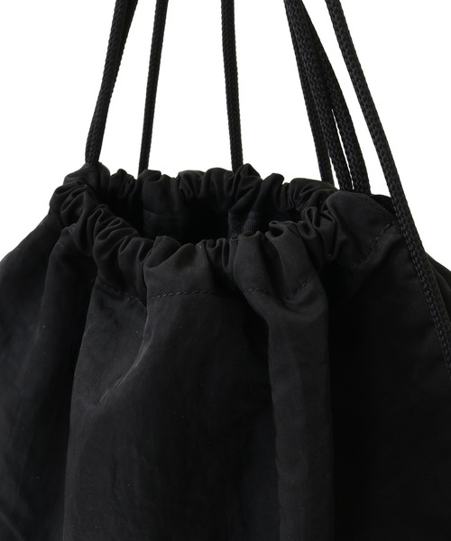 Green　Parks（グリーンパークス）の「■WICKED アイコン刺繍ナップサック（バックパック/リュック・レディース・ブラック/ピンク・FREE）」の6枚目の写真