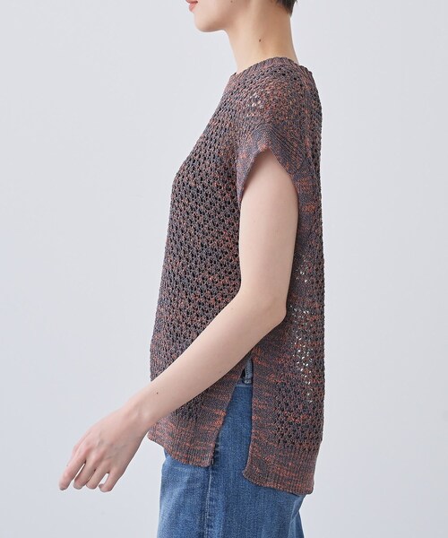 INDIVI（インディヴィ）の「【ファンシー素材】透かし柄ニットベスト（ベスト・レディース・チャコール/オレンジ系4/ベージュ系3・13/15 /38/05）」の18枚目の写真
