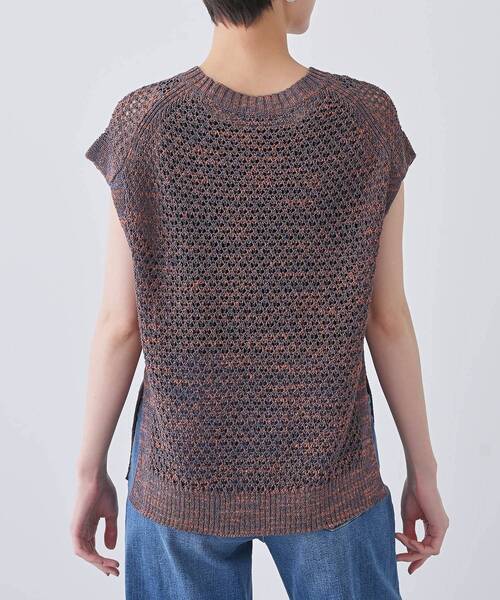 INDIVI（インディヴィ）の「【ファンシー素材】透かし柄ニットベスト（ベスト・レディース・チャコール/オレンジ系4/ベージュ系3・13/15 /38/05）」の19枚目の写真