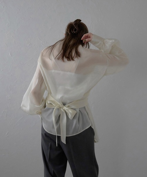 MINERTE(ミネルテ)の「【MINERTE】cross design blouse / 変形ブラウス(シャツ/ブラウス・レディース・ネイビー/アイボリー/ライトベージュ・FREE)」の5枚目の写真