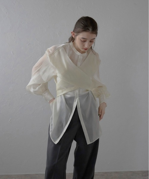 MINERTE(ミネルテ)の「【MINERTE】cross design blouse / 変形ブラウス(シャツ/ブラウス・レディース・ネイビー/アイボリー/ライトベージュ・FREE)」の7枚目の写真