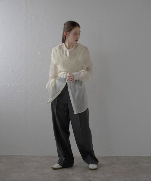 MINERTE(ミネルテ)の「【MINERTE】cross design blouse / 変形ブラウス(シャツ/ブラウス・レディース・ネイビー/アイボリー/ライトベージュ・FREE)」の9枚目の写真
