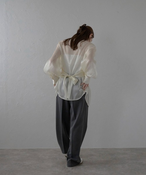 MINERTE(ミネルテ)の「【MINERTE】cross design blouse / 変形ブラウス(シャツ/ブラウス・レディース・ネイビー/アイボリー/ライトベージュ・FREE)」の11枚目の写真