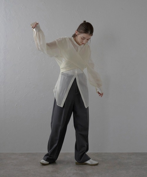 MINERTE(ミネルテ)の「【MINERTE】cross design blouse / 変形ブラウス(シャツ/ブラウス・レディース・ネイビー/アイボリー/ライトベージュ・FREE)」の12枚目の写真
