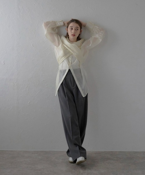 MINERTE(ミネルテ)の「【MINERTE】cross design blouse / 変形ブラウス(シャツ/ブラウス・レディース・ネイビー/アイボリー/ライトベージュ・FREE)」の13枚目の写真