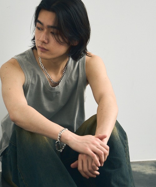 Shoowtime(ショウタイム)の「Pigment dyed oversized tank top / ピグメントダイオーバーサイズタンクトップ(タンクトップ・メンズ・ブラウン系/グレー系/ライトグレー系/ライトグリーン系・X-LARGE/MEDIUM/LARGE)」の2枚目の写真
