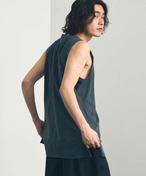 Shoowtime(ショウタイム)の「Pigment dyed oversized tank top / ピグメントダイオーバーサイズタンクトップ(タンクトップ・メンズ・ブラウン系/グレー系/ライトグレー系/ライトグリーン系・X-LARGE/MEDIUM/LARGE)」の1枚目の写真
