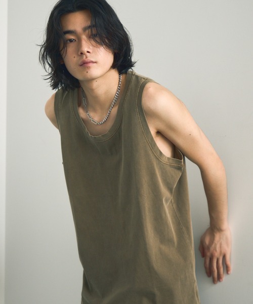 Shoowtime(ショウタイム)の「Pigment dyed oversized tank top / ピグメントダイオーバーサイズタンクトップ(タンクトップ・メンズ・ブラウン系/グレー系/ライトグレー系/ライトグリーン系・X-LARGE/MEDIUM/LARGE)」の3枚目の写真